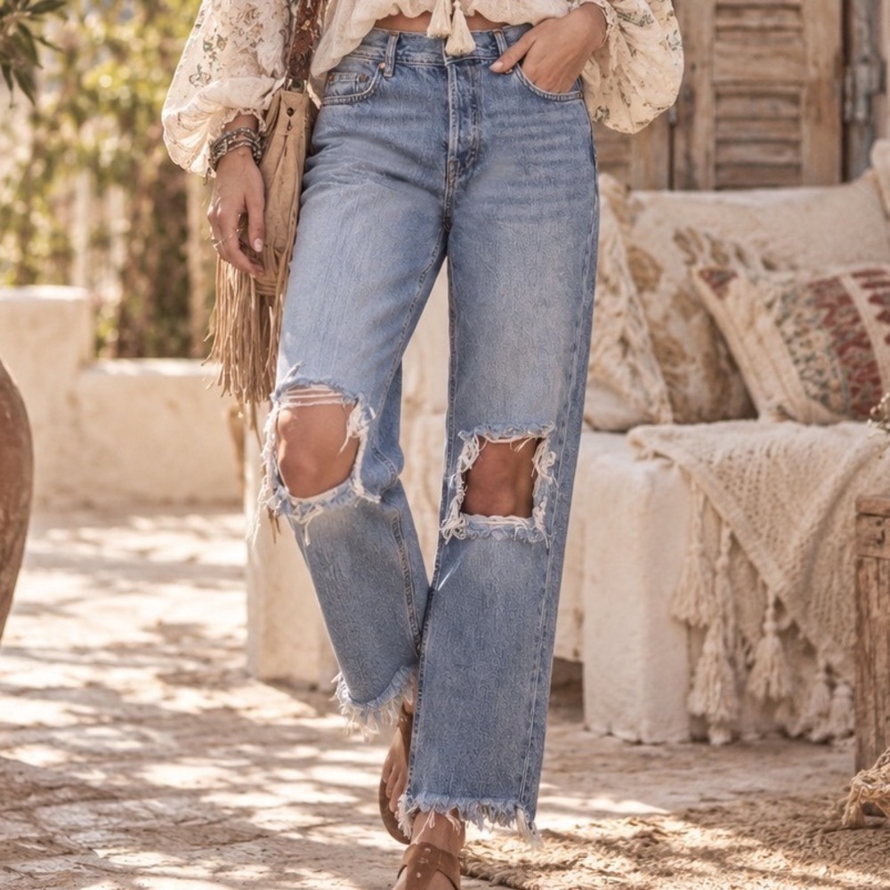 We The Free Free People Distressed Straight Leg Jeans Light Wash Blue Size 24 C3